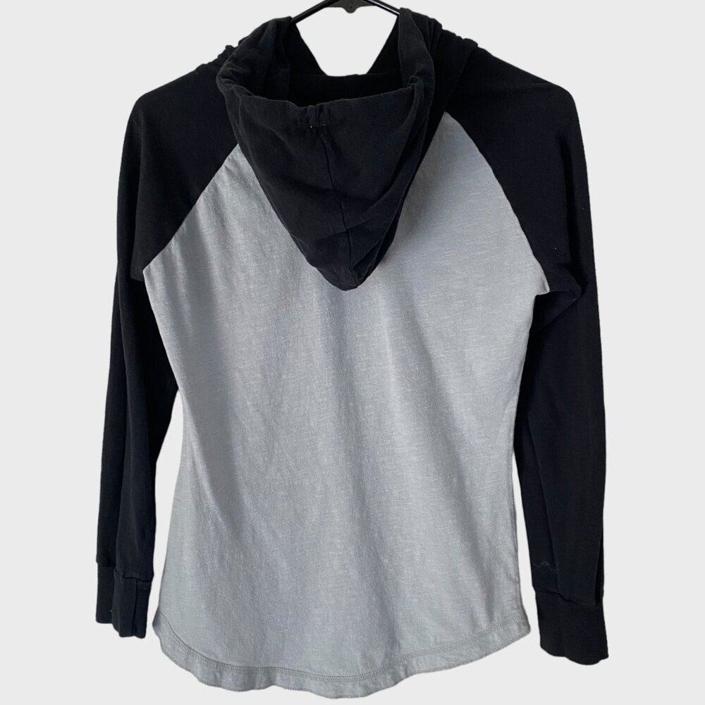 NFL Oakland Raiders Hoodie Women's Small Gray Black Pullover Football Sweatshirt - Picture 3 of 13